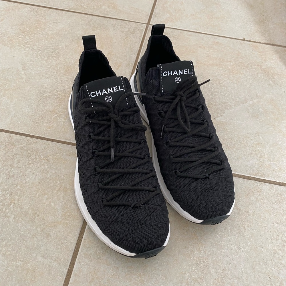 Chanel trainers / sneakers